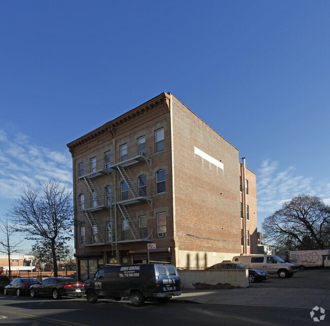 Primary Photo - 145 Utica Ave