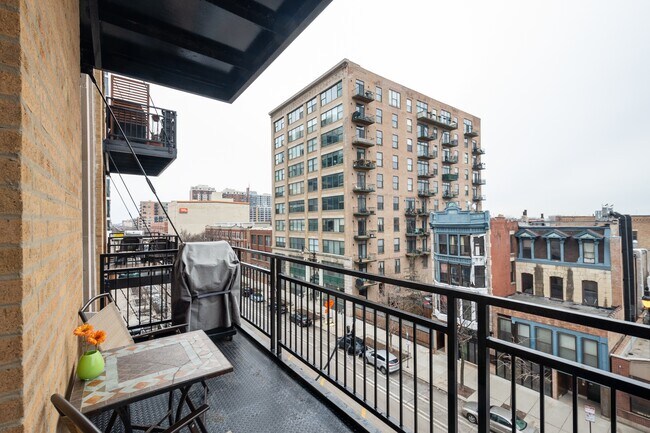Building Photo - 1307 S Wabash Ave