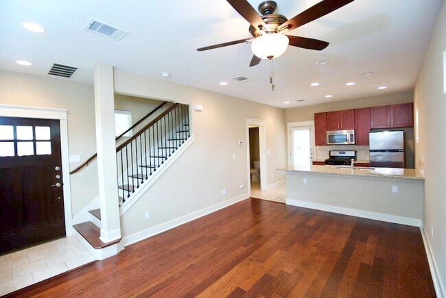 Foto del edificio - 1800 Richcreek Rd