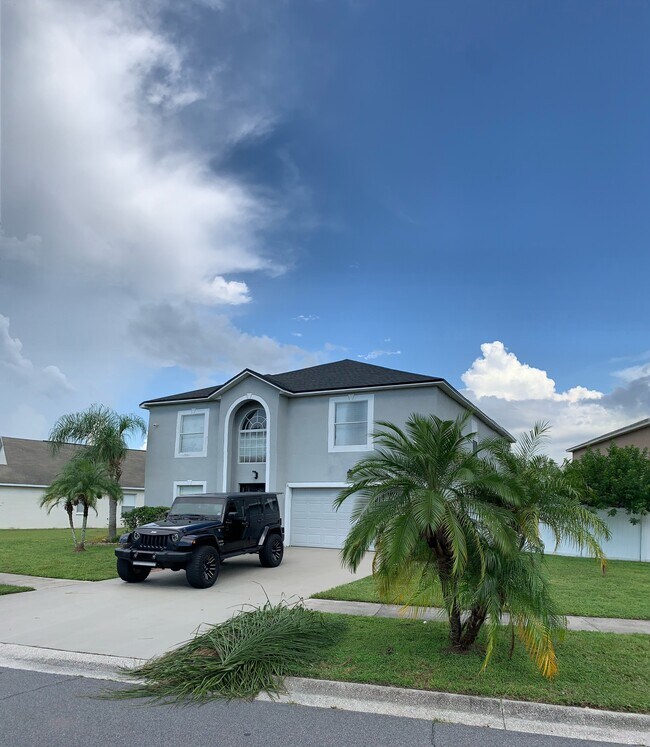 Building Photo - 12707 Lake Vista Dr