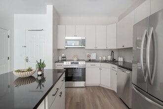 Interior Photo - 55 Riverwalk