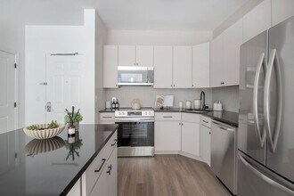 Interior Photo - 55 Riverwalk