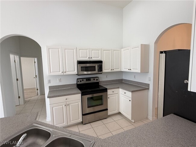 Building Photo - 1280 12th Ave NE