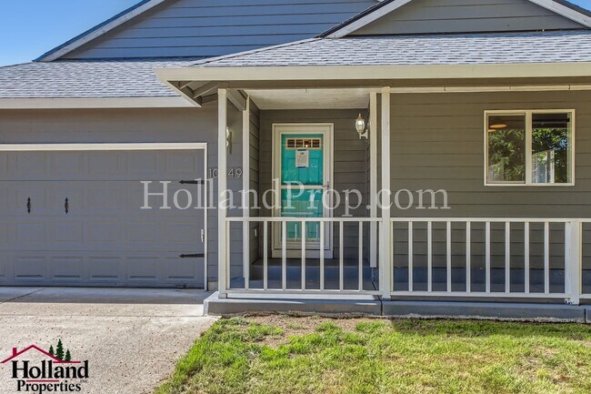 Foto del edificio - Charming & Spacious 3-Bed, 2-Bath Home in Peaceful North Plains!