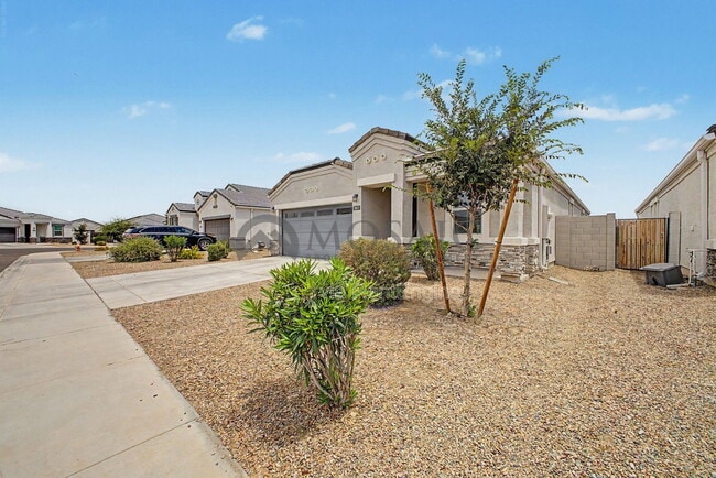 Building Photo - 10617 S 54th Ln