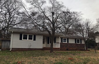 Building Photo - 1008 Davenport Rd
