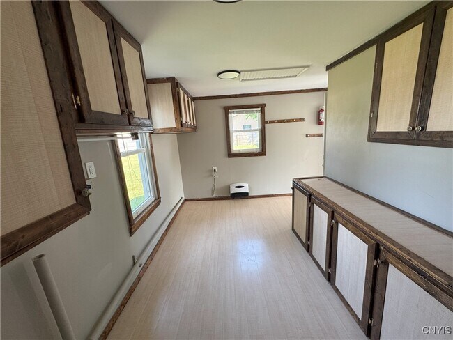 Foto del edificio - 235 Maple St