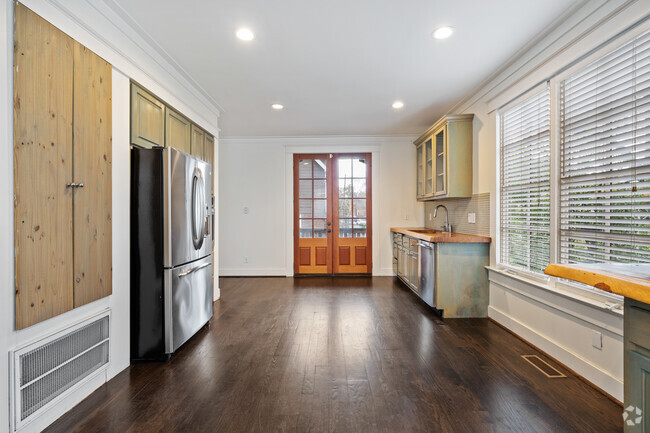 Interior Photo - 1139 14th St S