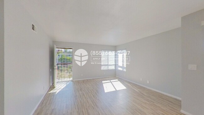 Foto del edificio - 4973 Imperial Ave