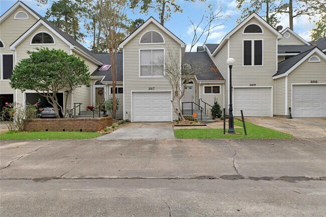 Building Photo - 3307 Golden Trails Dr