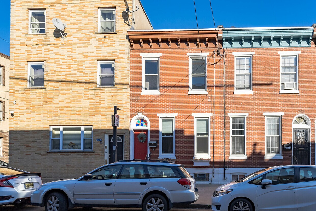 1327 S 9th St, Philadelphia, PA 19147 House Rental in Philadelphia