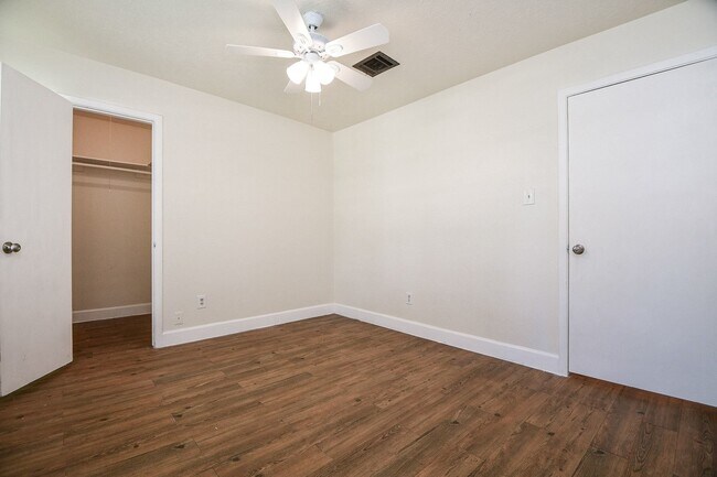 Building Photo - 506 Dalewood Dr