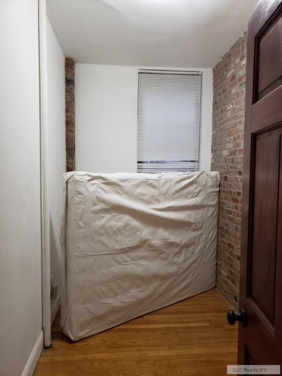 Building Photo - 424 E 13th St