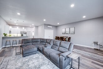 Building Photo - 132 Thain Rd