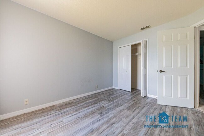 Building Photo - 3360 Fiddle Leaf Way
