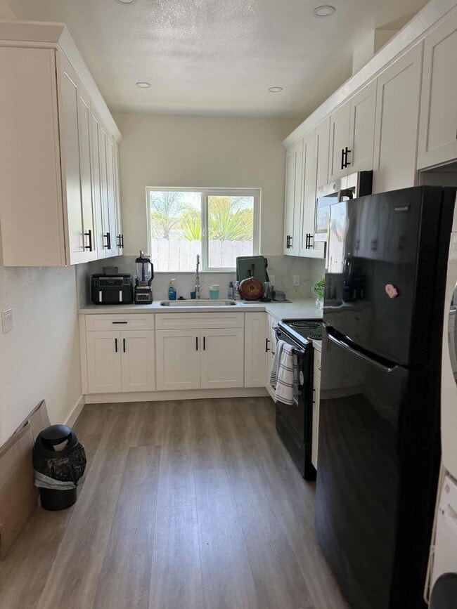 Building Photo - 11467 Westonhill Dr