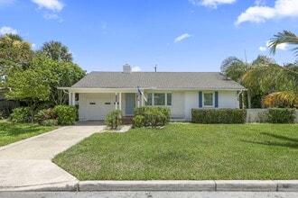 Building Photo - 1714 N Palmway
