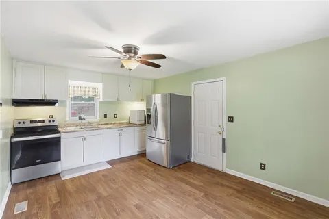 Foto del edificio - 700 Woodmont Cir