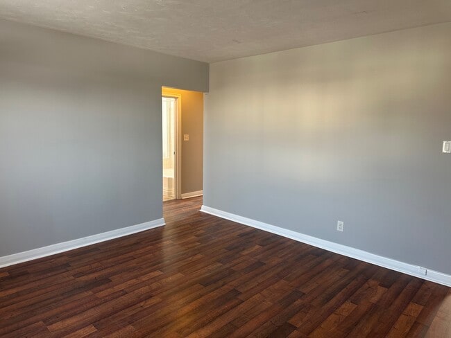 Building Photo - Fantastic 2-Bedroom Apartment for Rent in Oshawa