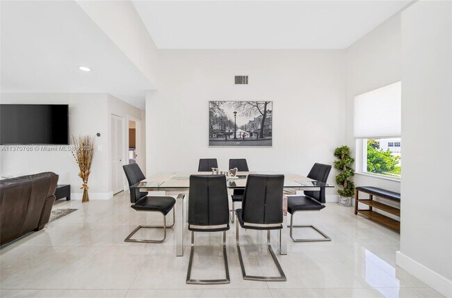 Foto del edificio - 31 SE 12th St