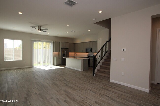 Foto del edificio - 17046 N 50th St