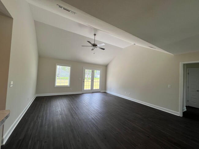 Building Photo - Brand New Home!!
