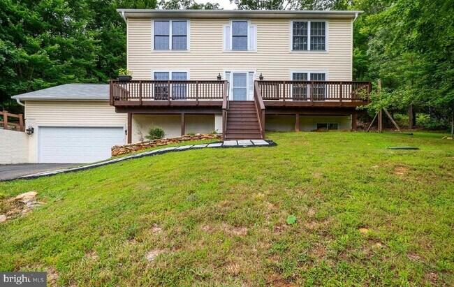 Building Photo - 2102 Gore Dr