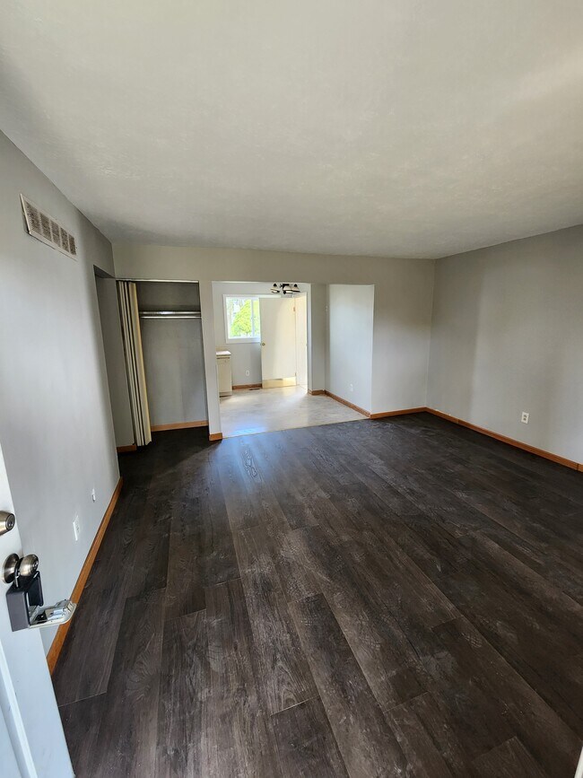Building Photo - 4314 Dahlia Dr
