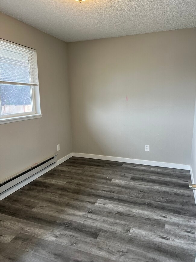 Building Photo - 1309 S 43rd St