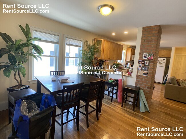 Foto del edificio - 80 Ten Hills Rd