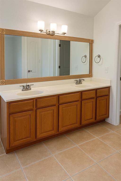 Building Photo - 360 Canterbury Dr