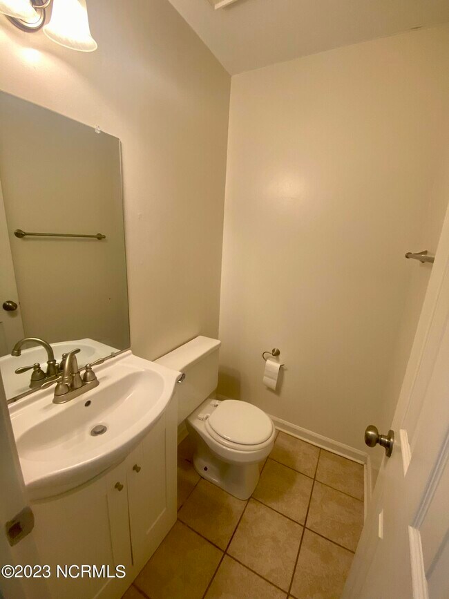 Building Photo - 213 Cordell Cir