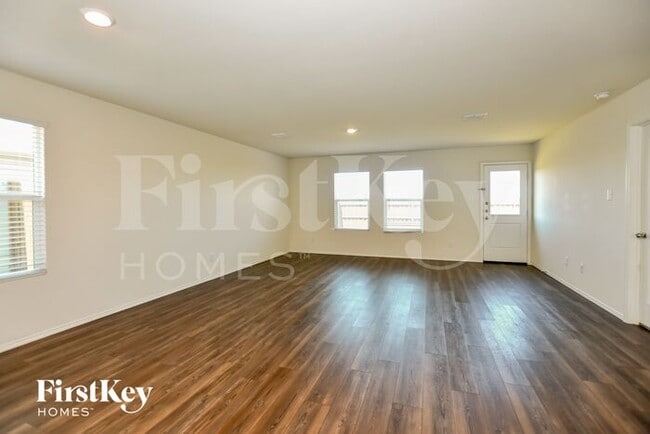 Building Photo - 608 Autumnwood Way