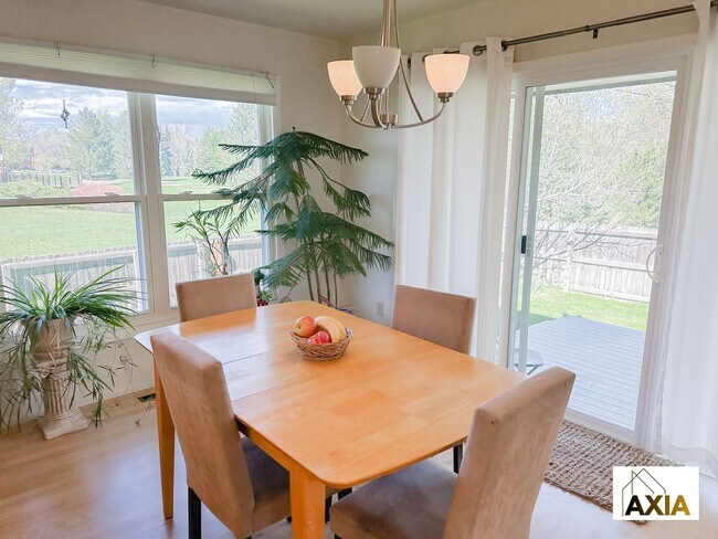 Foto del edificio - Spacious Home Right on the Park!