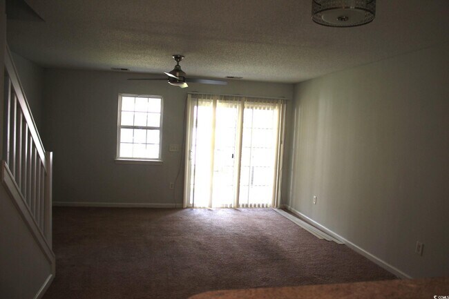 Foto del edificio - 1256 Shoebridge Dr