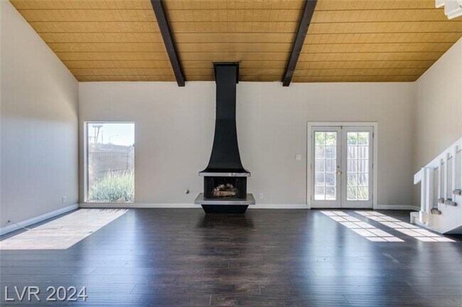 Building Photo - RUSTIC 2 BEDROOM GEM IN 89121