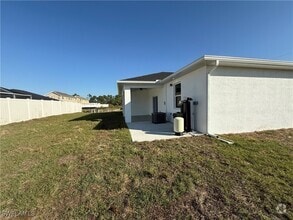 Building Photo - 832 Holmes Ave
