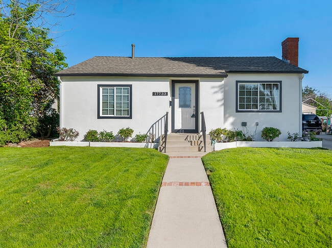Building Photo - 17733 Los Alimos St