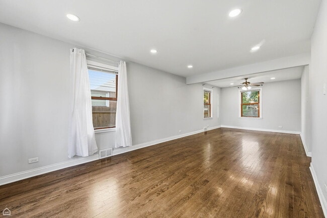 Foto del edificio - 805 Norfolk Ave