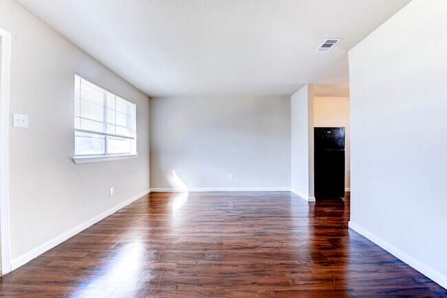 Foto del edificio - Courtyard Living
