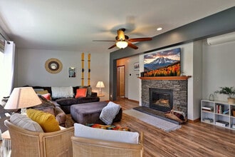 Building Photo - 90 Blueberry Hill Rd Building Photo - 90 Blueberry Hill Rd