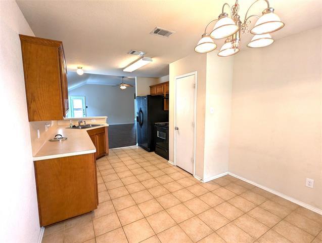 Foto del edificio - 4545 High Cotton Tr