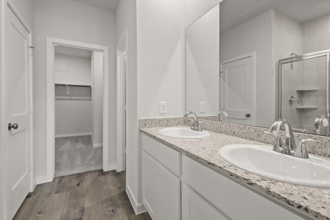 Building Photo - 496 Shoreview Dr