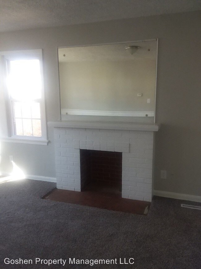 Building Photo - 2 br, 1 bath House - 936 N Pershing