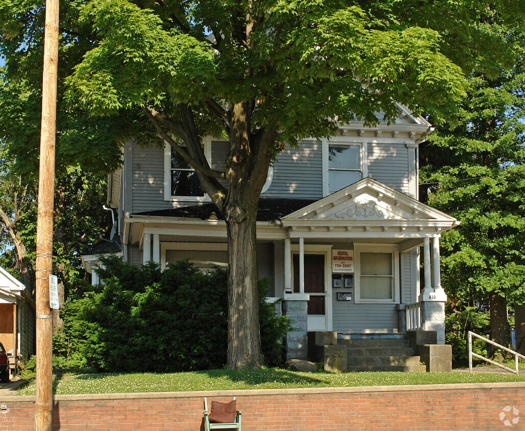 Foto del edificio - 832 Elm St