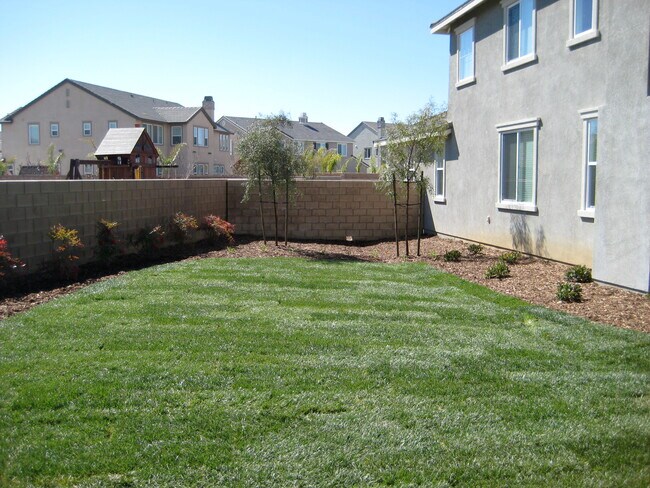 Building Photo - 34674 Venturi Ave