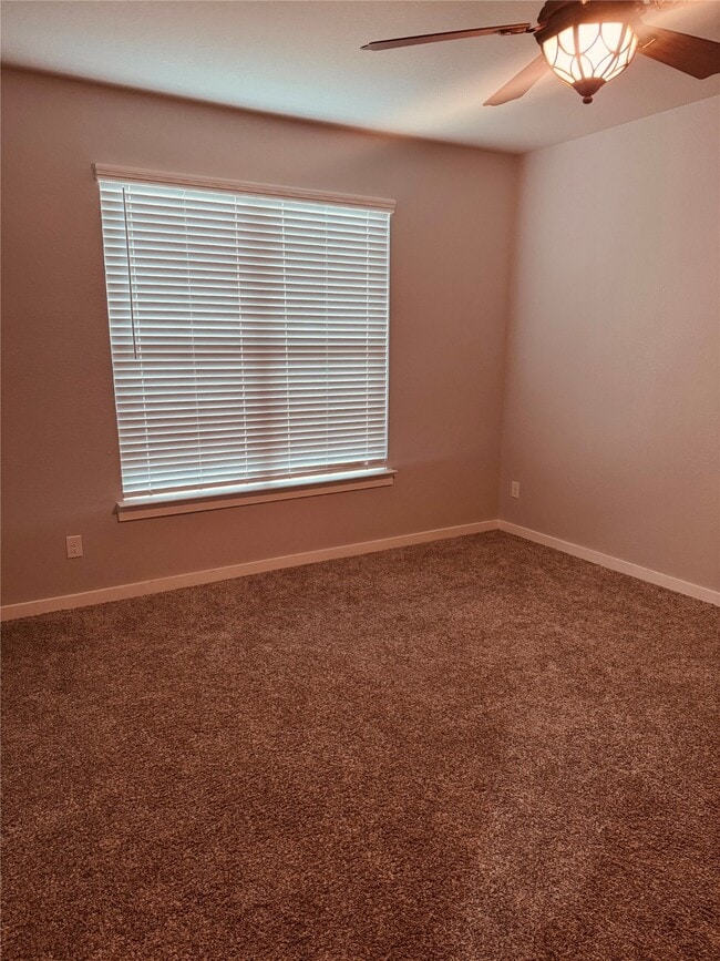 Foto del edificio - 28614 Hannahs Harbor Ln