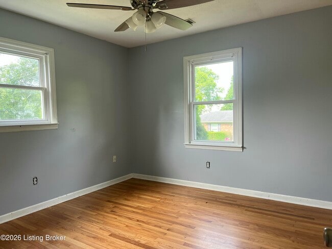 Building Photo - 616 Clairview Dr