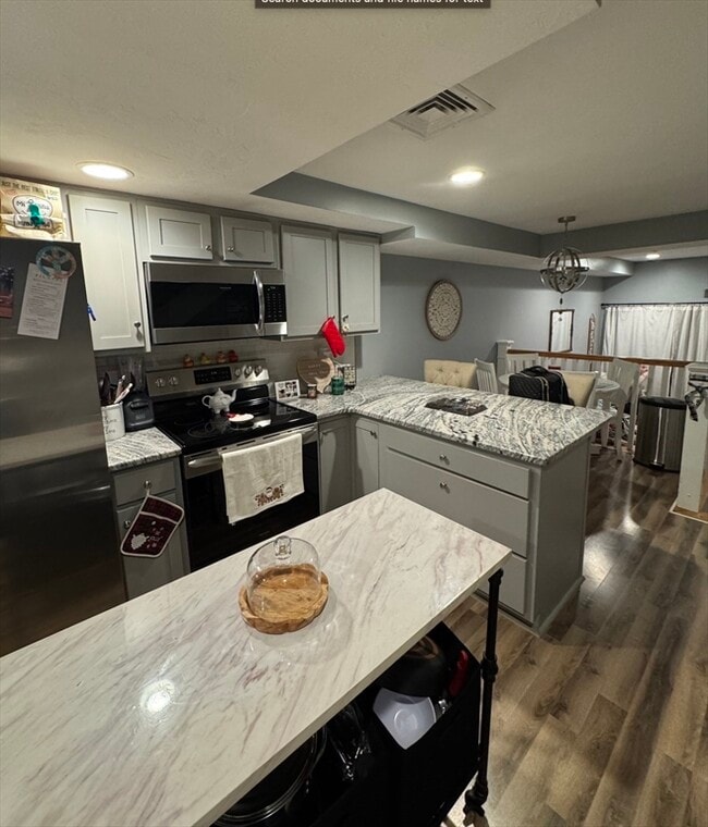 Building Photo - 326 Sterling St