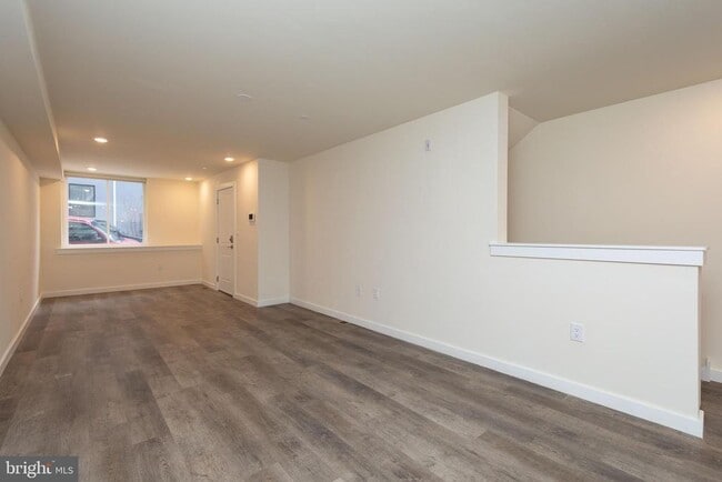Building Photo - 1500 N Randolph St